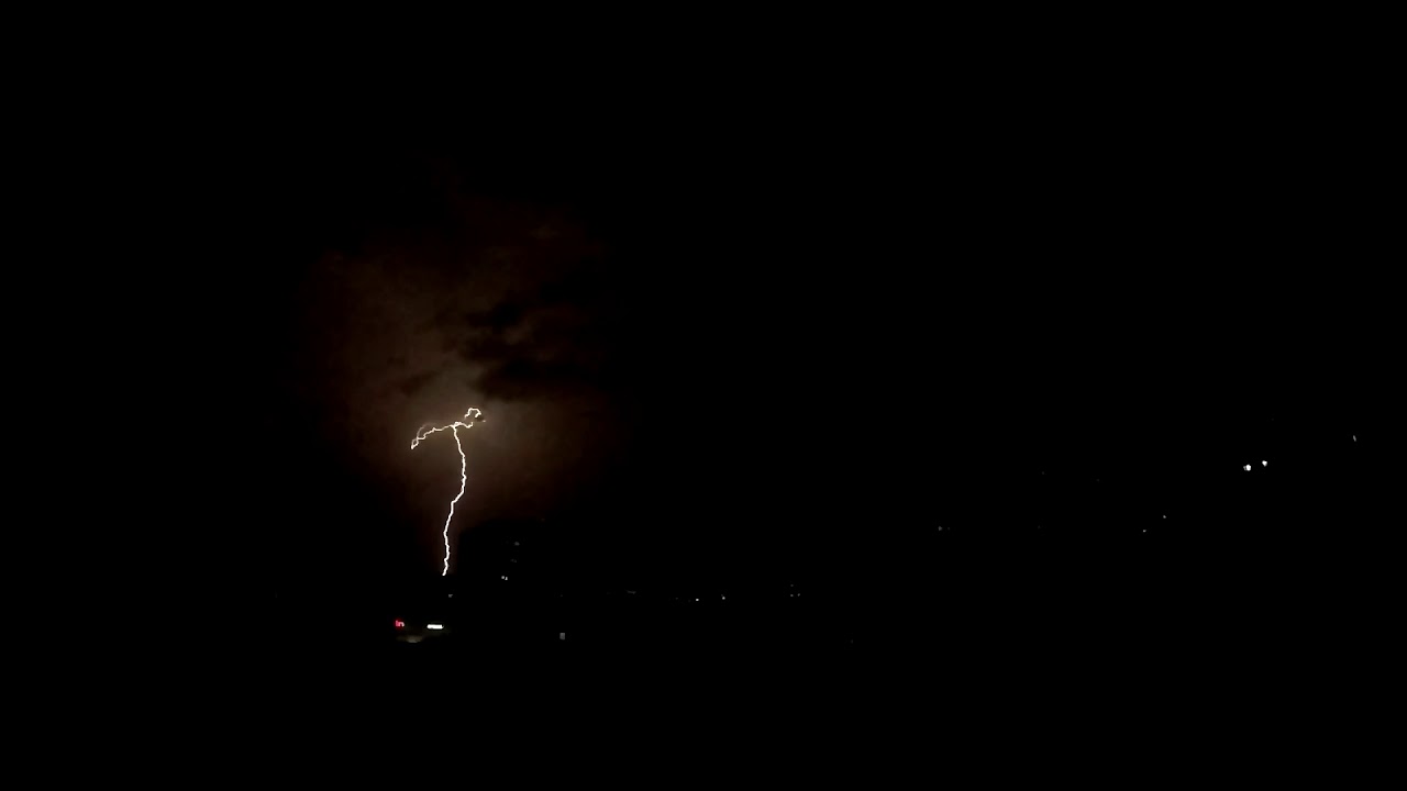 Una tormenta el&eacute;ctrica ilumin&oacute; el cielo de San Salvador de Jujuy