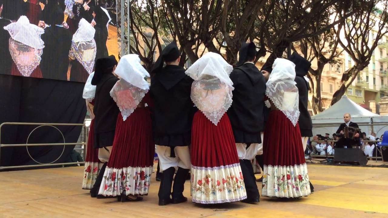 360^ Festa di Sant'Efisio =1° Maggio 2016= gruppo folk 
