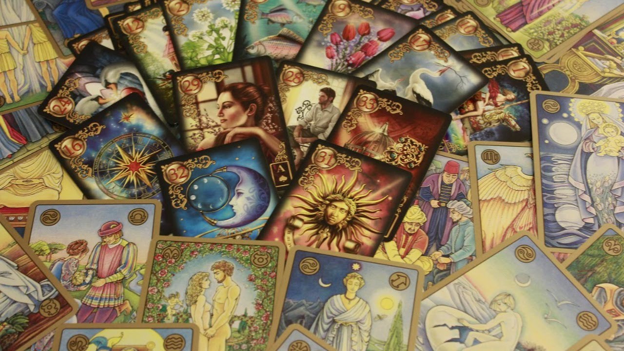 SUPER TAROT AND CHAT WITH LU LU!