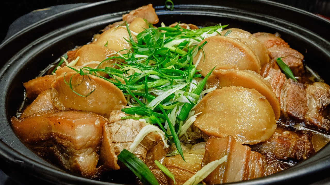 廣東話影片｜一品鮑魚雞煲｜簡單賀年菜｜鮑魚爽、雞肉滑、豬肉香｜農歷新年快到了，就跟著我做一個簡單的賀年菜吧，只要跟著影片一二三的去做，新手也能煮出大廚味道！