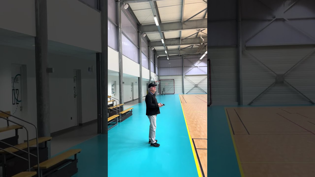 un petit boule  d’énergy en salle