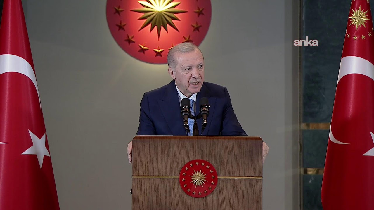 Cumhurbaşkanı Erdoğan, gazeteci ve yazarlarla bir araya geldiği iftar programında konuşuyor