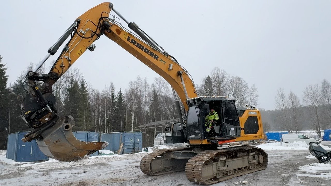 Köp Bandgrävmaskin Liebherr R 930 LC-V på Klaravik