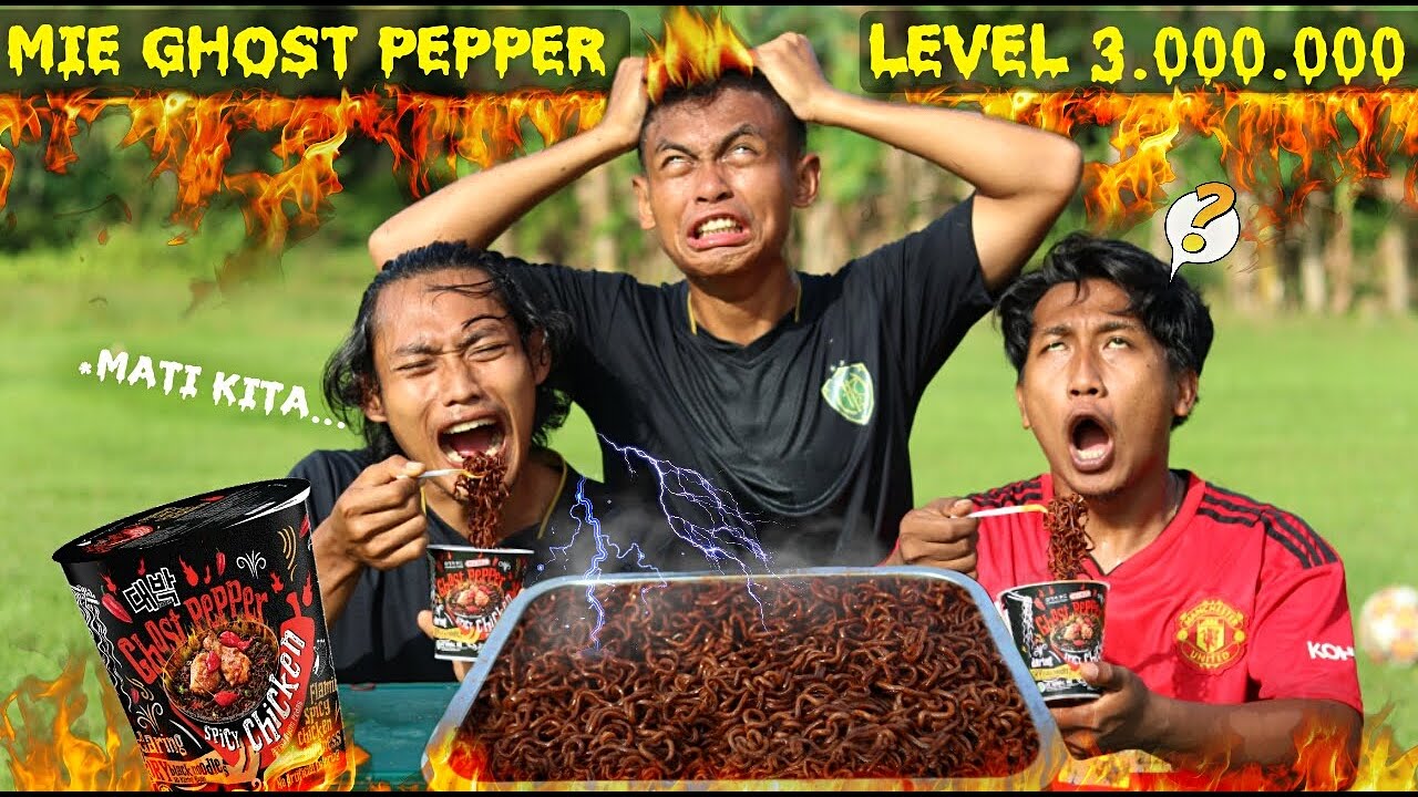 SEPAKBOLA vs MUKBANG MIE HITAM GHOST PEPPER Level 3.000.000