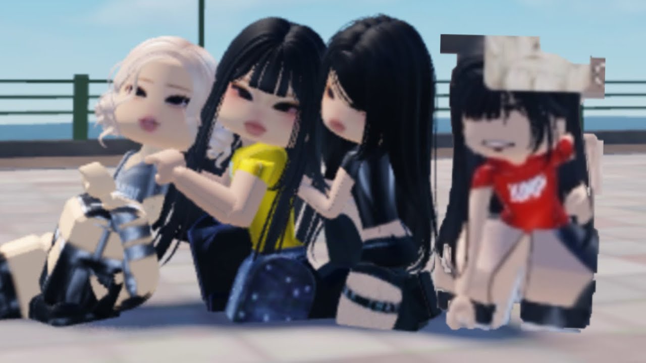 As it’s your last Roblox (Jisoo couldn’t join the thumbnail thumbnail so I edit her) @BLACKPINK
