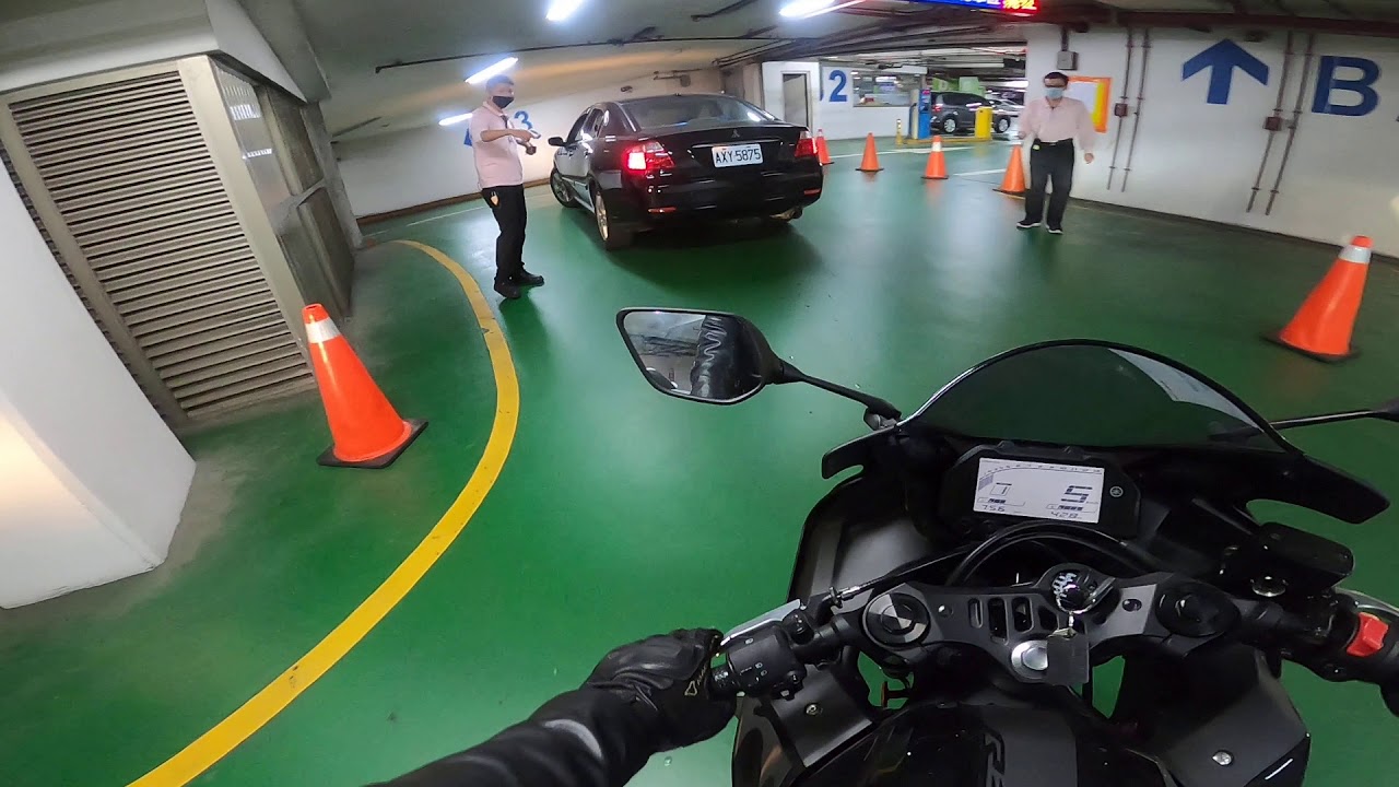 大遠百停車場