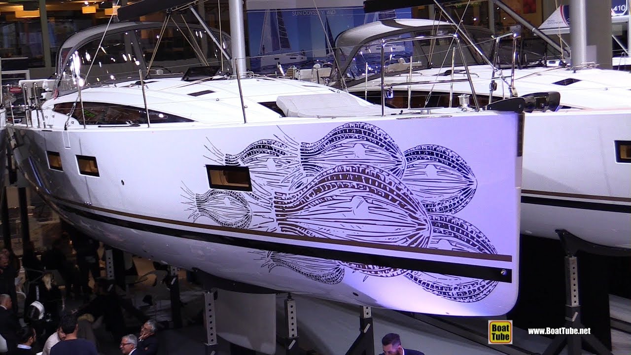 2019 Jeanneau 54 Sailing Yacht - Deck and Interior Walkaround - 2019 Boot Dusseldorf