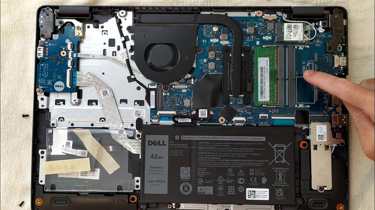 Dell Inspiron 3501 - Abertura da tampa traseira e upgrade de memória