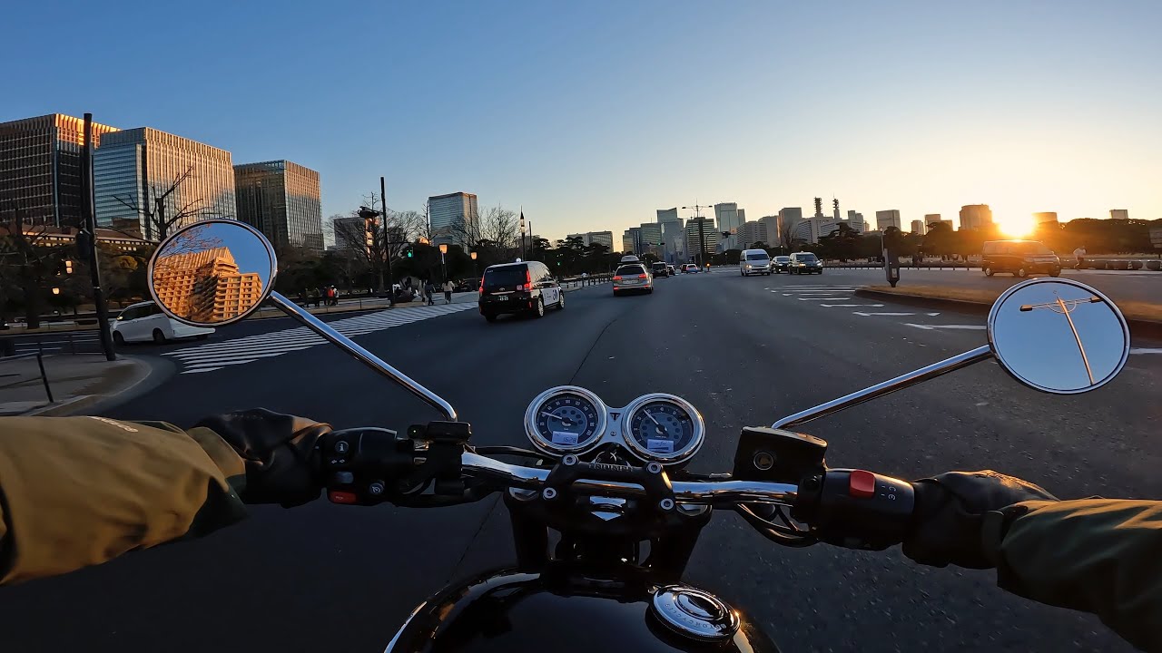 東京散歩89・祝日の東京サンセット・Triumph Bonneville T100