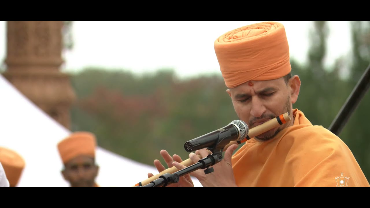 Hari bhajo Hari bhajo, Tapo Murti Nilkanth varni dhun new #Robbinsville Mandir #sadhus