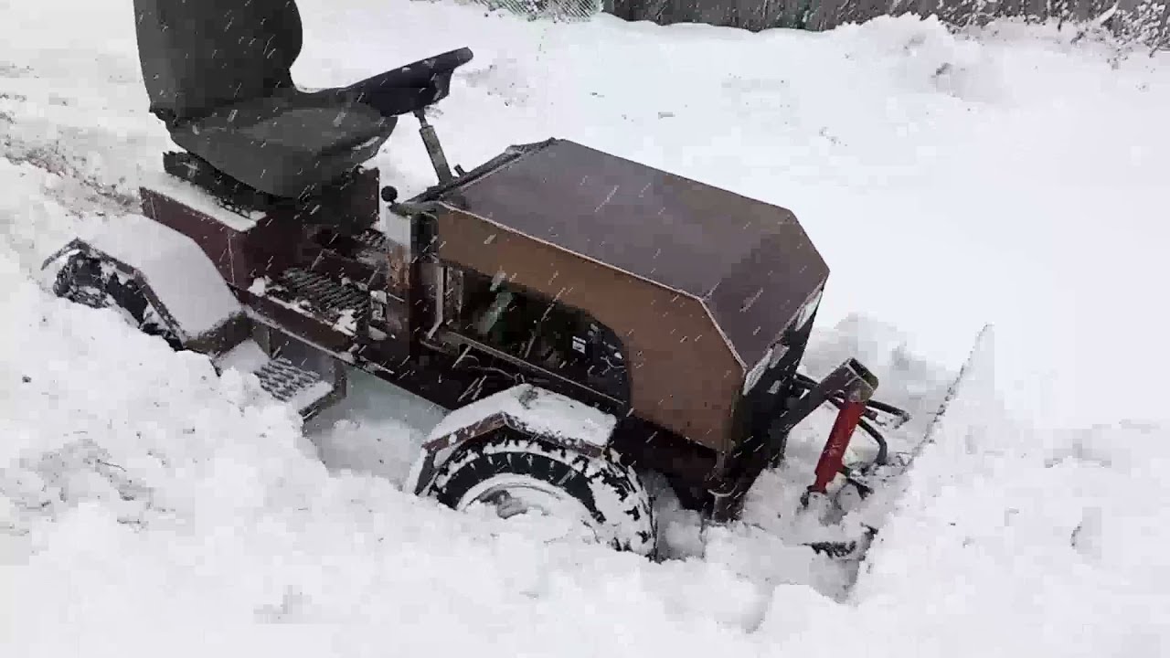 Самодельный минитрактор классика 4×4.Уборка снега.snow removal with a homemade minitractor.
