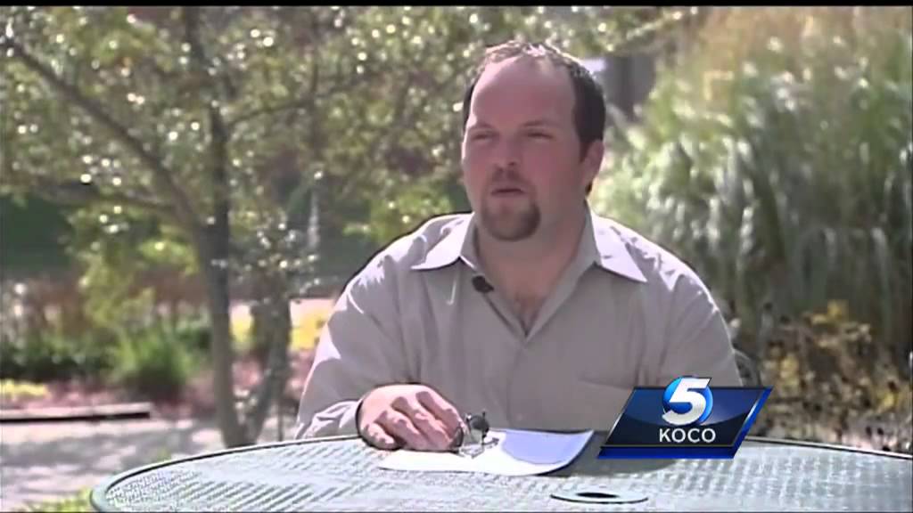 Okla. gay couple legally married in Okla., which doesn't recognize gay marriage
