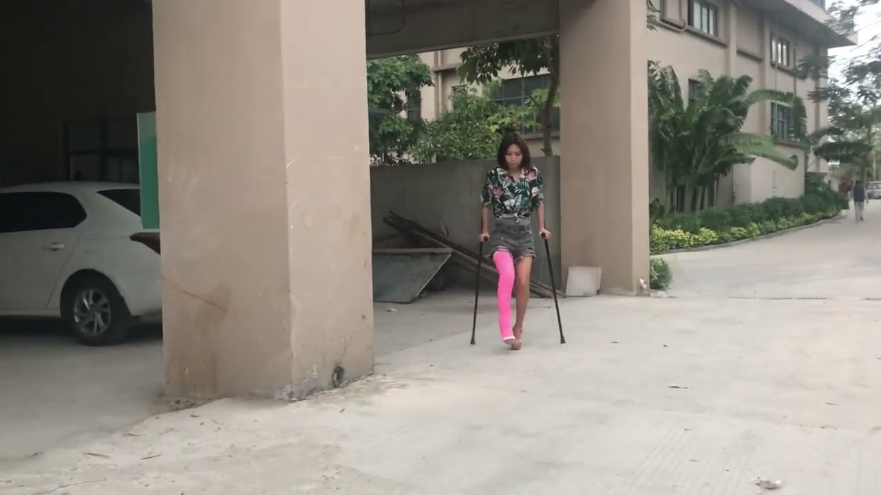 long leg cast