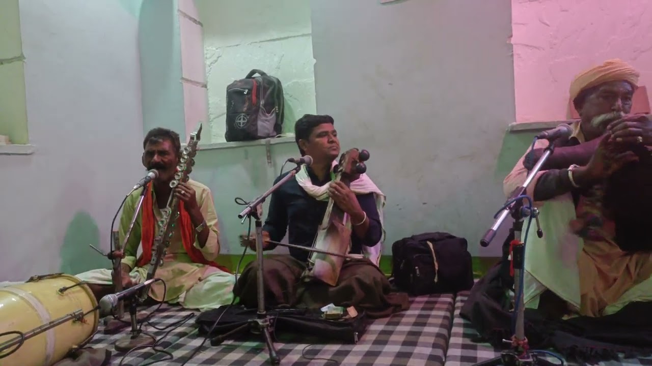 पूनीराम योगी पपुजी काका भतीजा ने चुराडा में गाते हुए 