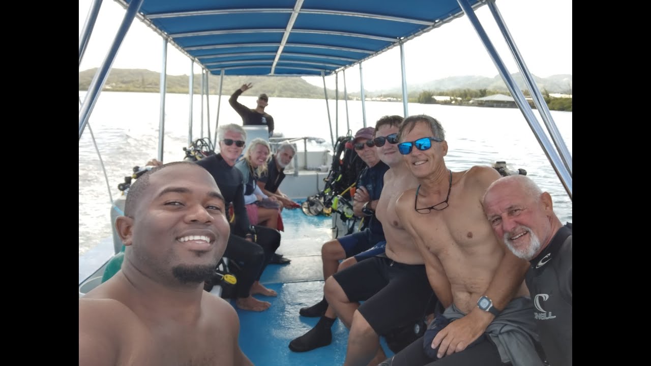 ULTRA ROATAN DIVING MARY'S PLACE DIVE SITE ADVENTURE ROATAN YACHT CLUB DIVERS MARCH 2022