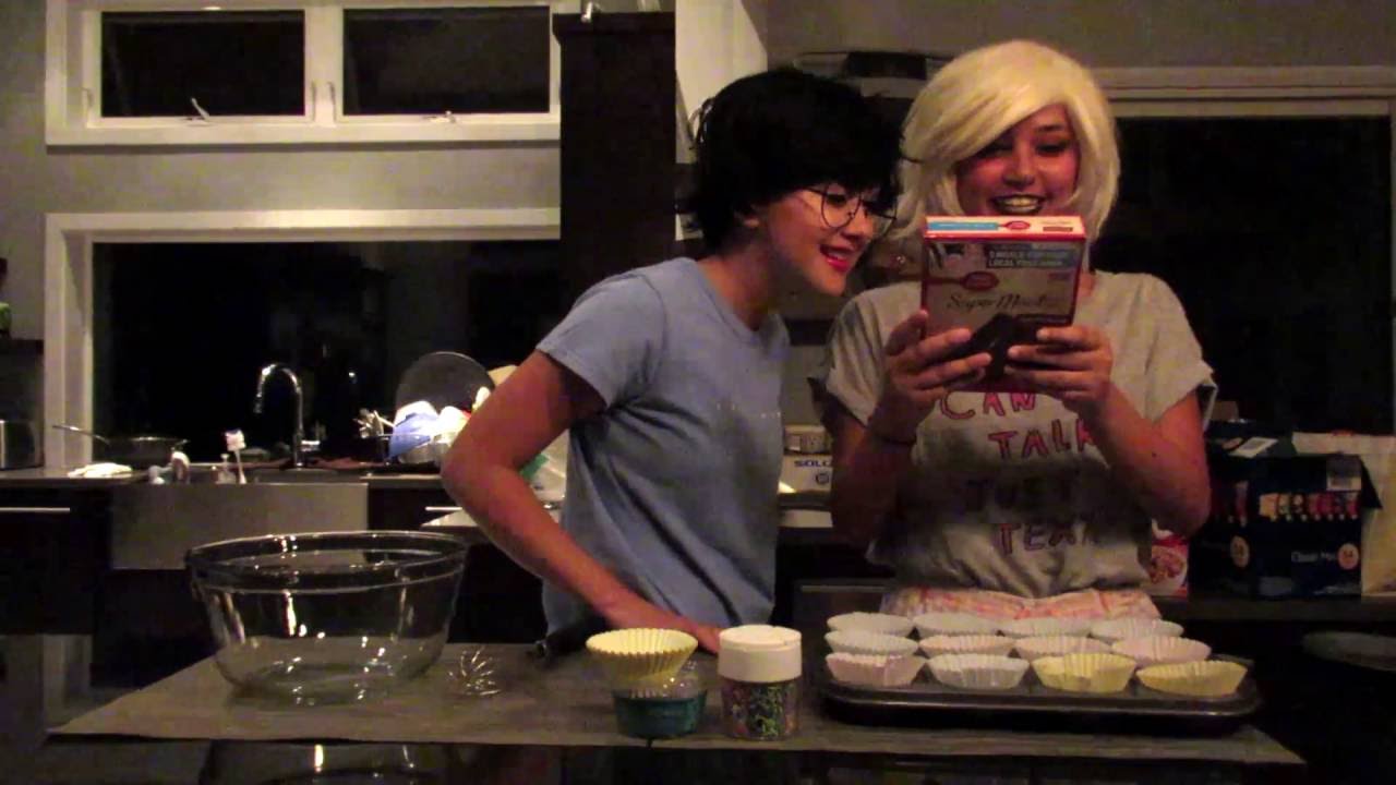 [Homestuck] Jane and Roxy's Sleepover Cooking Show