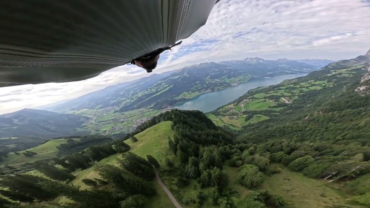 Sputnik The Crack Wingsuit Basejumping