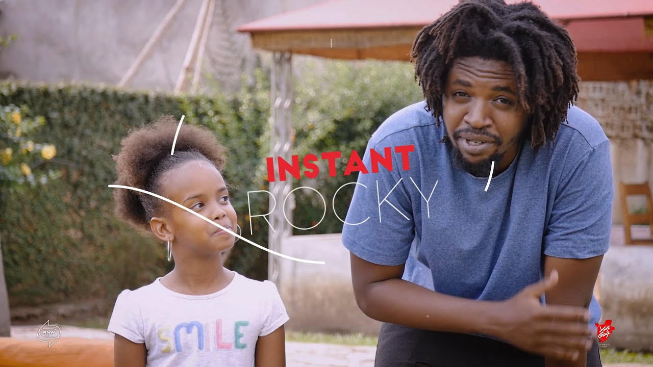 Rocky reçoit des leçons de la youtubeuse Layan la star