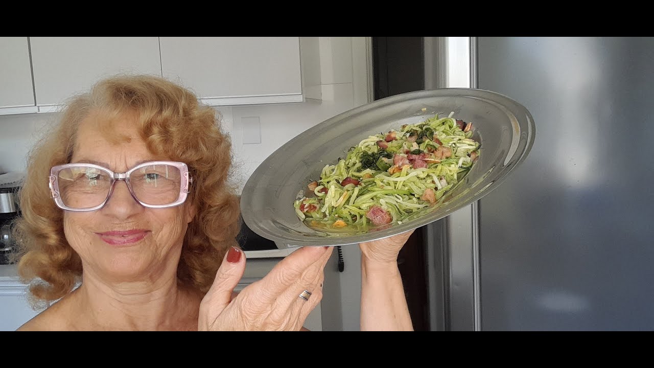 Espaguete de Abobrinha com Bacon e Calabresa! Leve, saboroso e super prático! 🍝✨