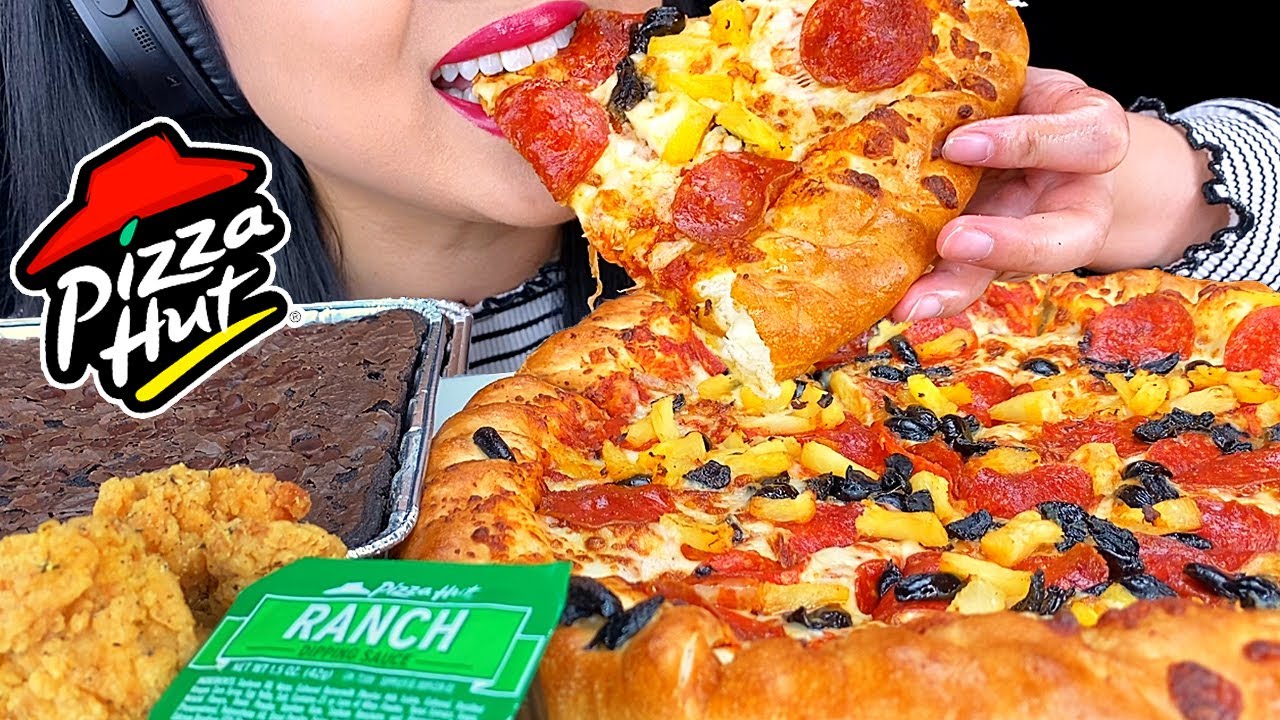 PIZZA HUT CHEESY STUFFED CRUST, FRIED CHICKEN WINGS & BROWNIES DESSERT | ASMR Phan