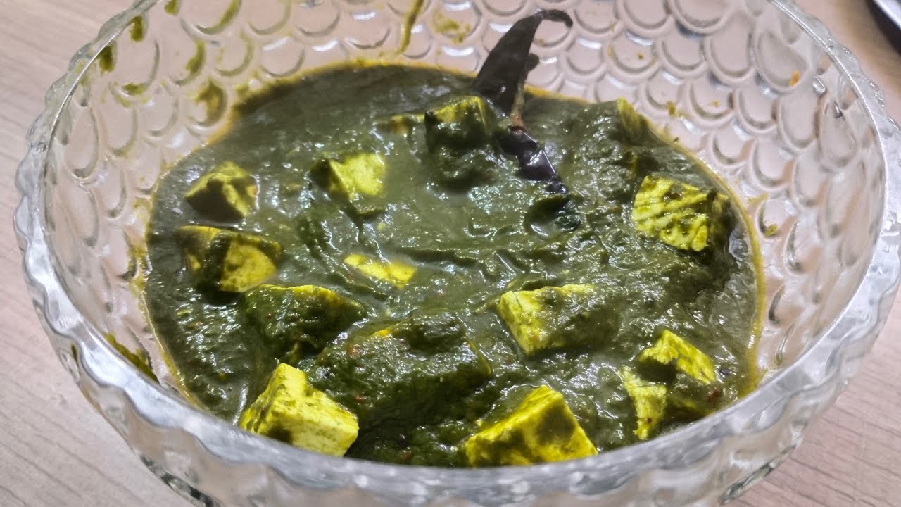 Palak Paneer Recipe #IndianFood #SpinachLovers #PaneerLovers #Foodie #IndianCuisine