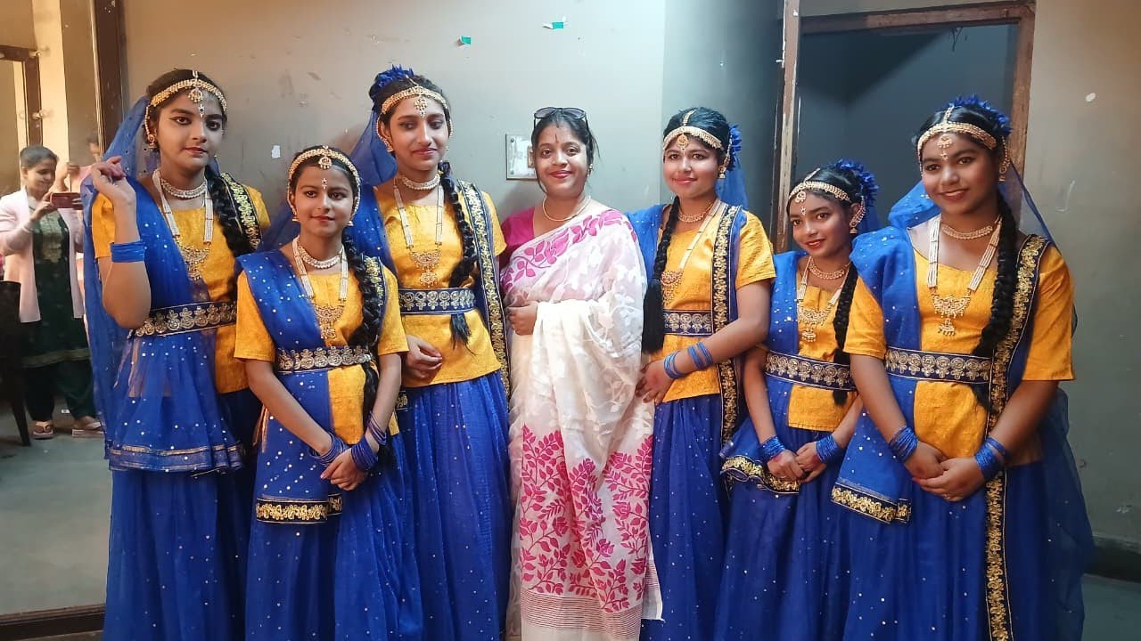 Beautiful performance by little wonders