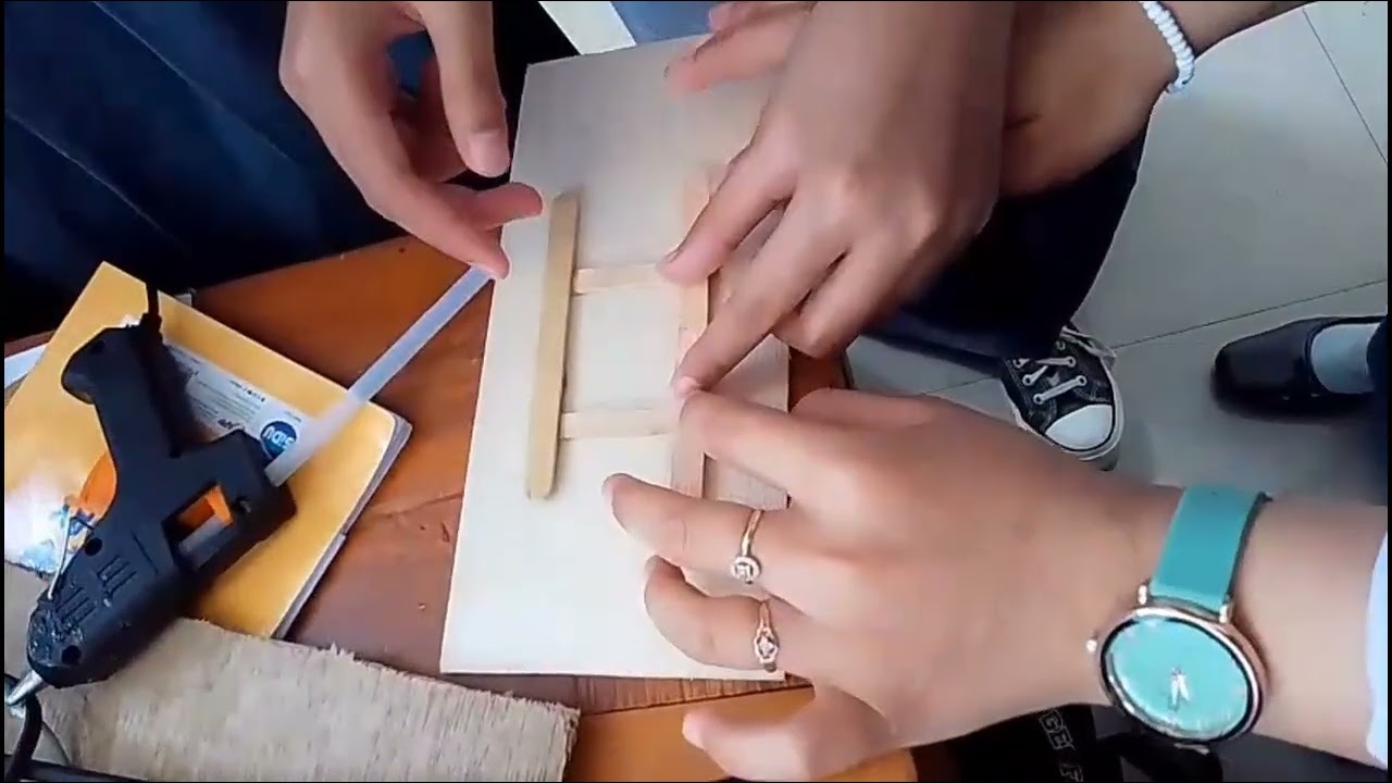 PRAKTIKUM FISIKA ELEKTROMAGNETIK KELOMPOK 3 XII-8