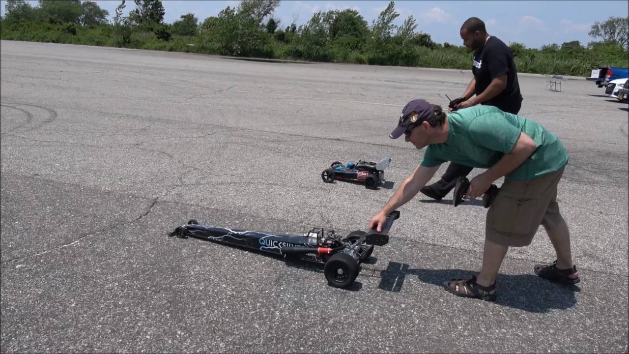 Mr.Nitrostreets.com against Primal Rc Quicksilver 5th scale dragter race