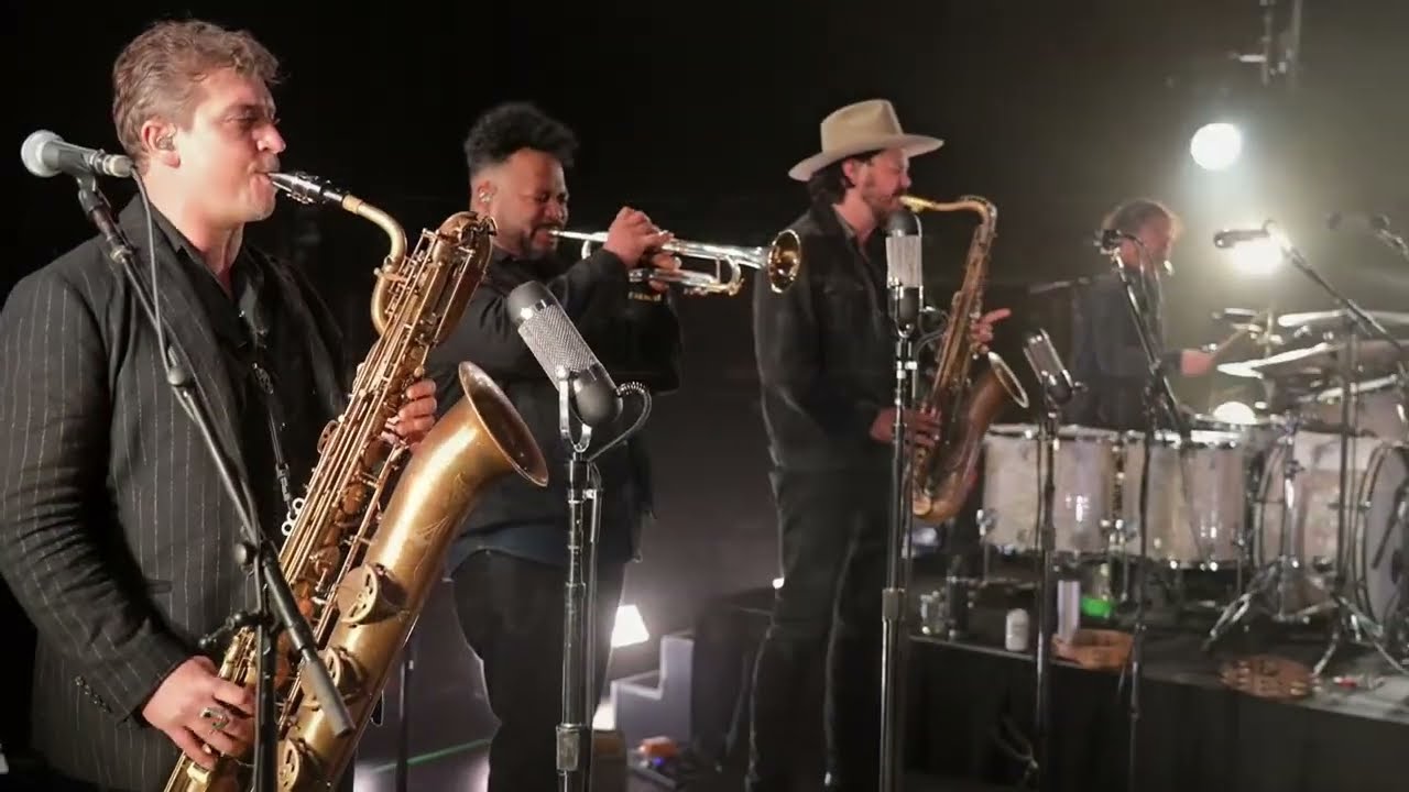 Nathaniel Rateliff & The Night Sweats - 