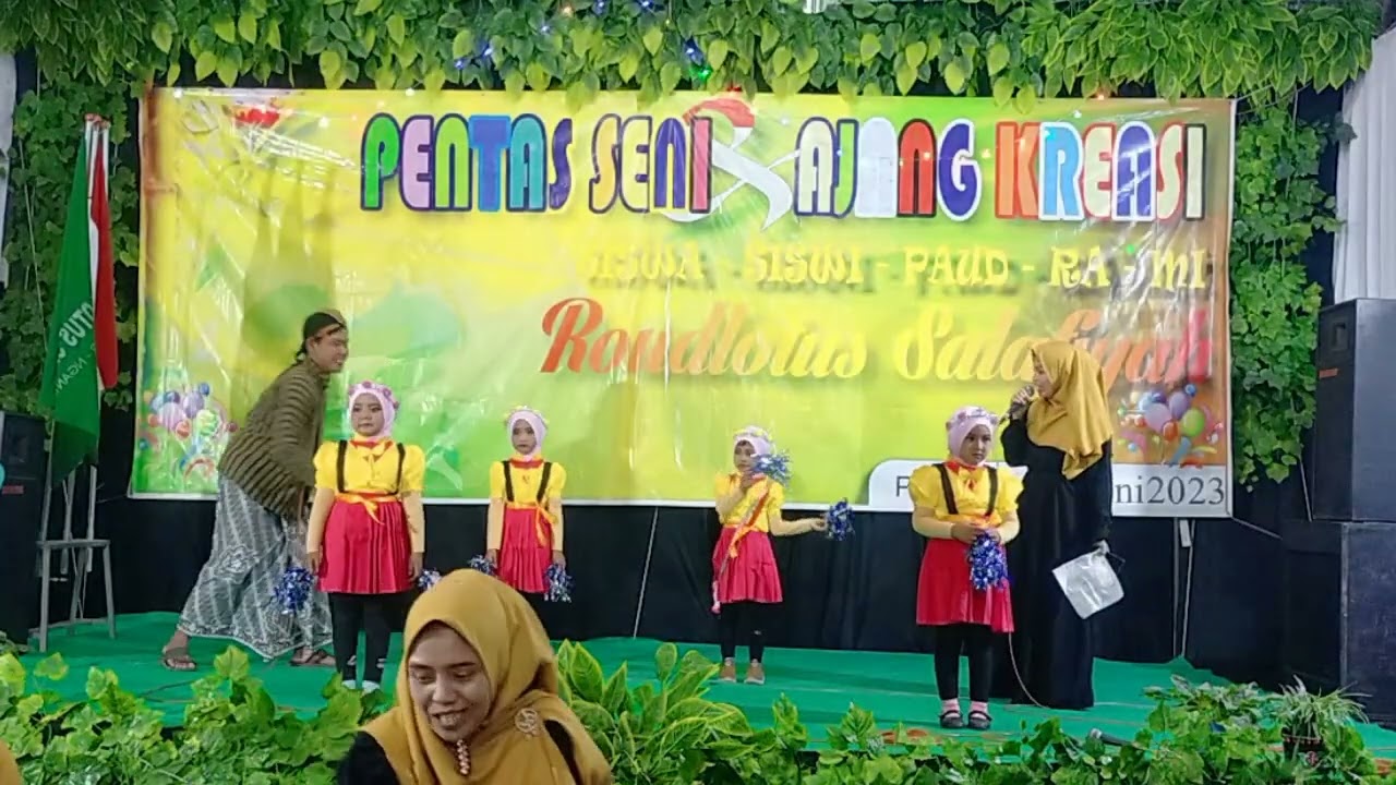 Pentas Seni Anak2, PAUD, RA dan Mi Roudlotus Salafiyah Pucung Lor Ngantru Tulungagung Jawa Timur