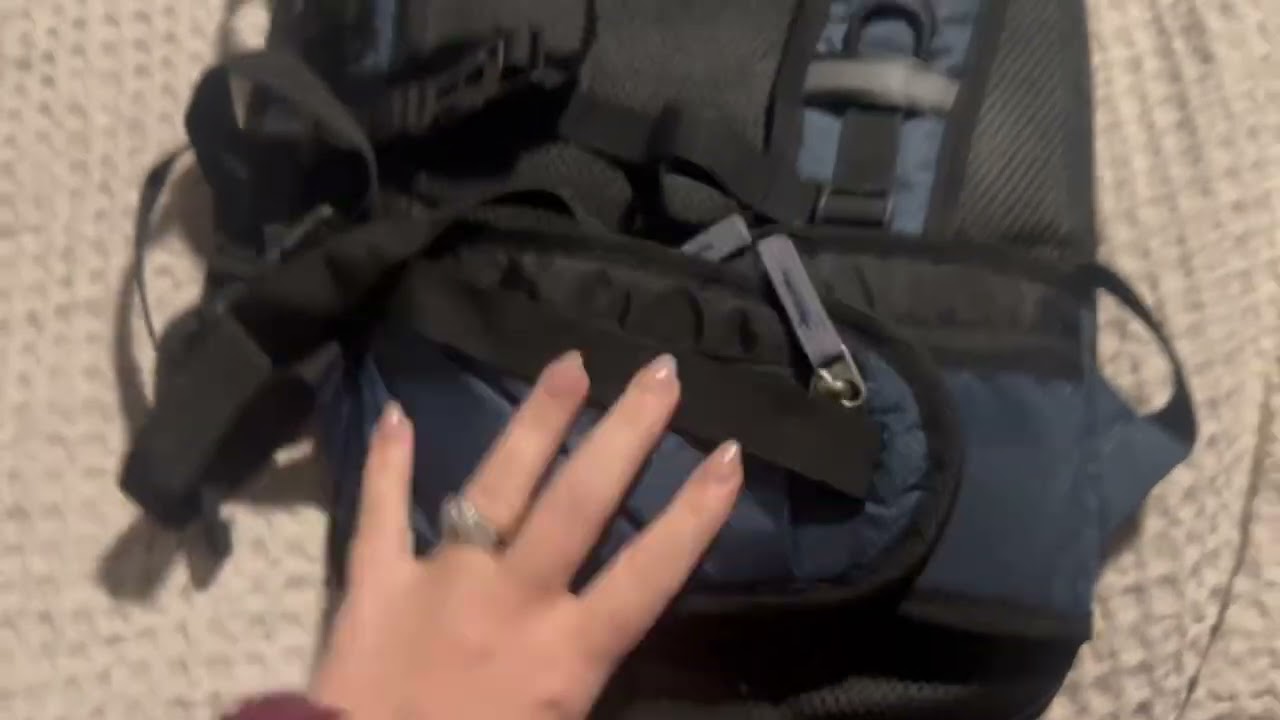 Insulated water bag for hiking trips