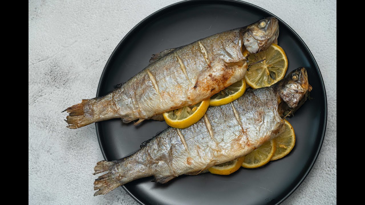 鹽烤檸檬鱒魚 Baked Rainbow Trout with Salt & Lemon