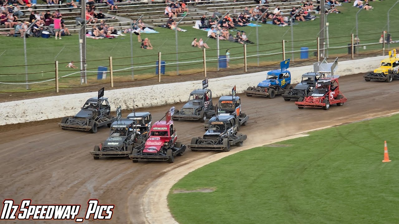 Waikato Stockcar Championship Heat One Huntly Speedway 10.01.26