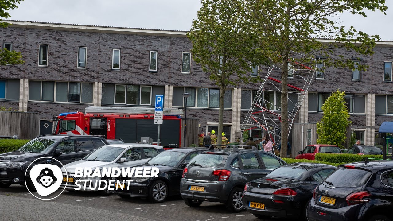 STEIGER OP OMGEVALLEN, BOOM TAK VERWIJDEREN!
