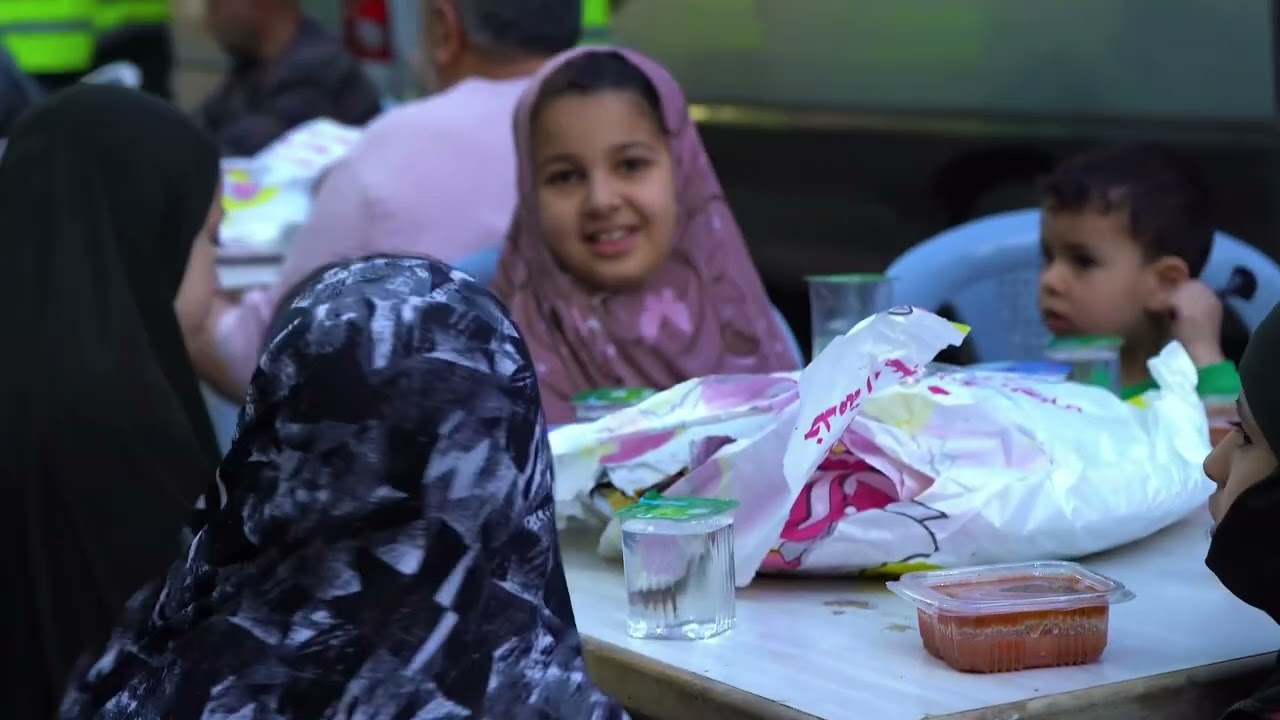 اكبر فطور جماعي في مدينة الزرقاء اجواء بقمة الروعه / صانع الابتسامة 13