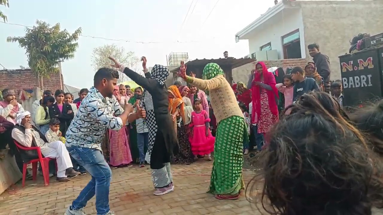 Jese bhola Puja rhe mandir me 😘🫵 #tatasierra2025 #vairalvideo #rasiya 