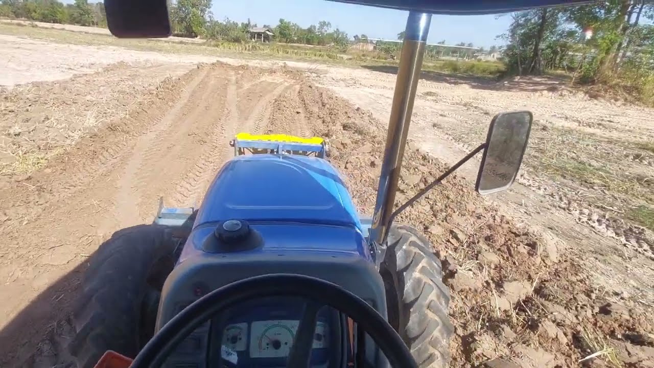อยู่กับหน้างานถมสระ ปรับที่นา 🔰🔰🚜🚜