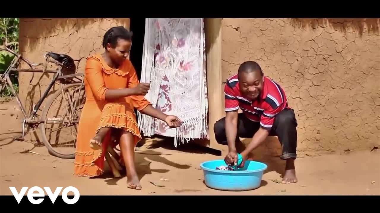 LILY KADIMA - AKULOGA