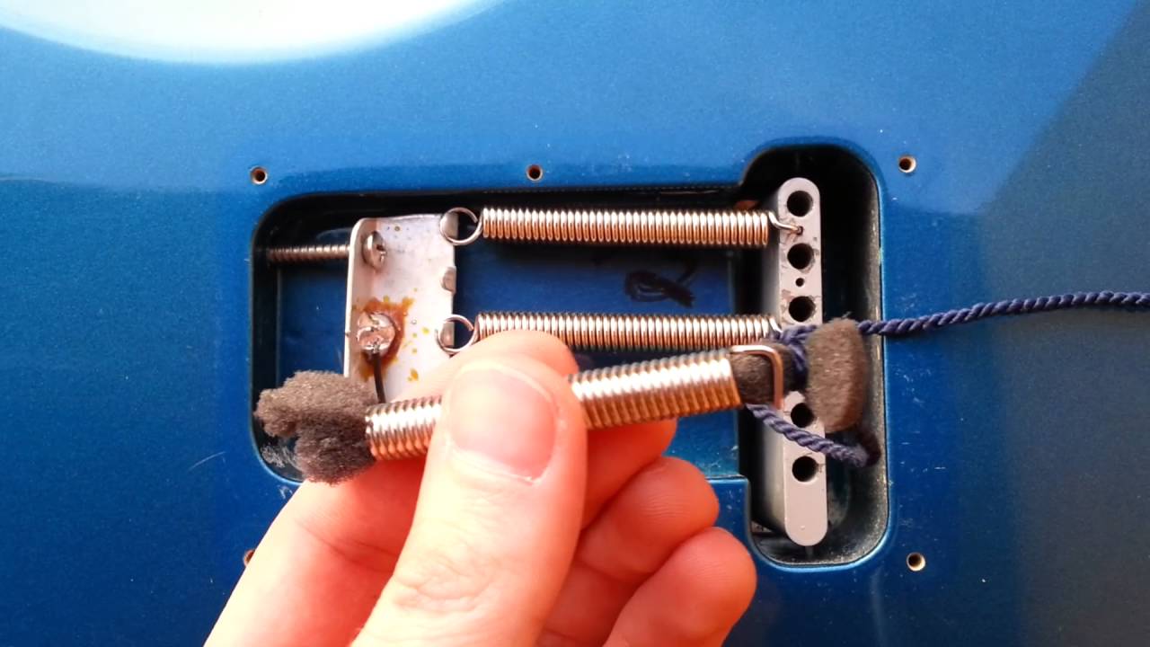 Reduce tremolo spring noise