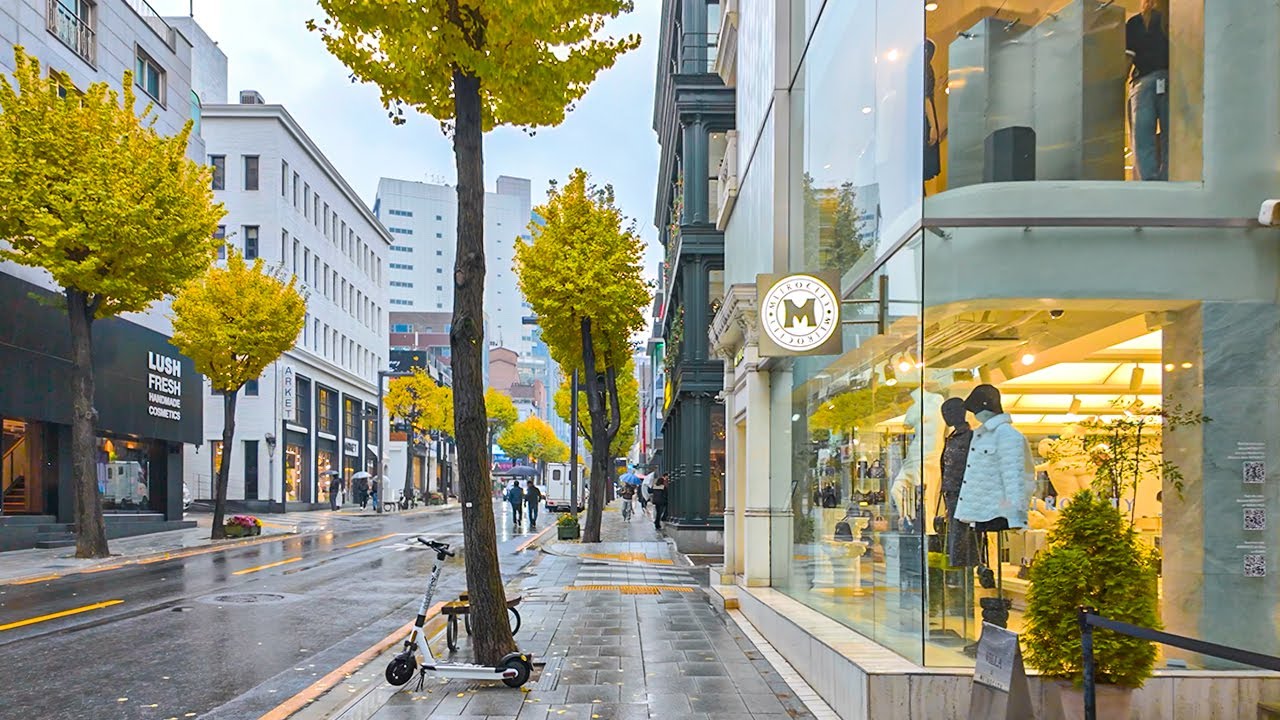 Walking in the Rain in Garosu-gil Street of Gangnam | Seoul Travel Guide 4K HDR