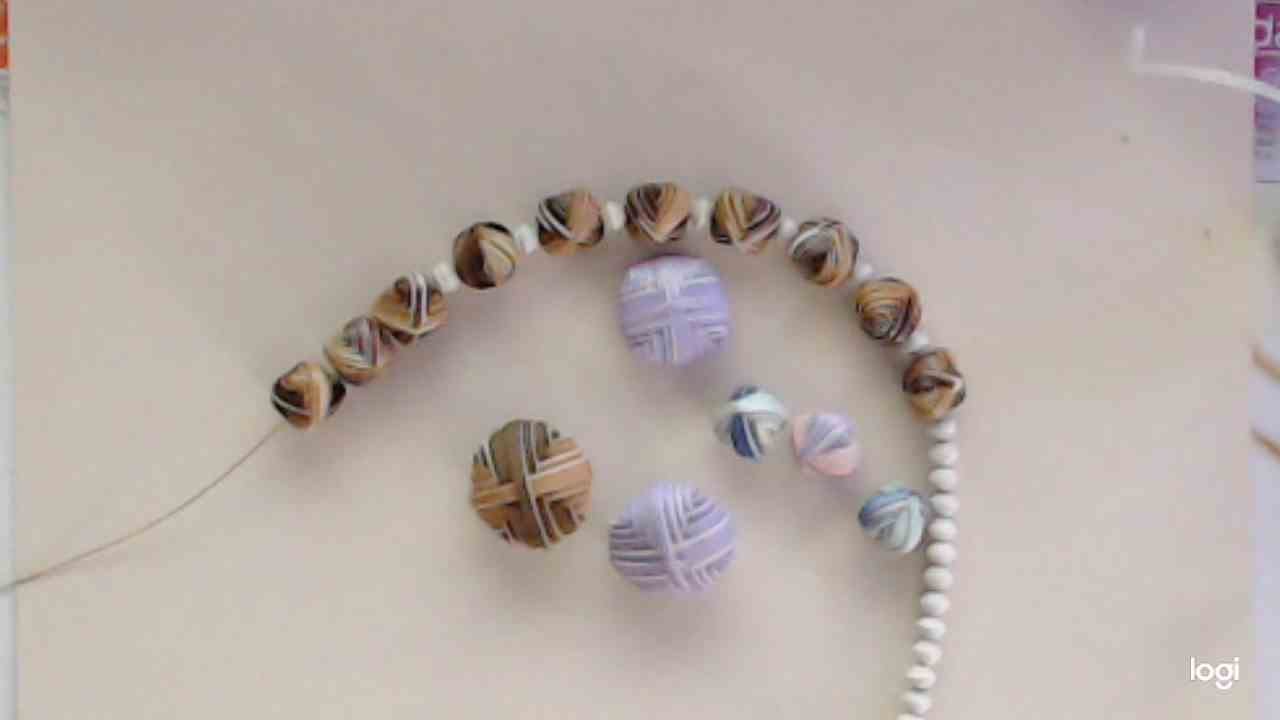 Paper Beads  Pillow Bead