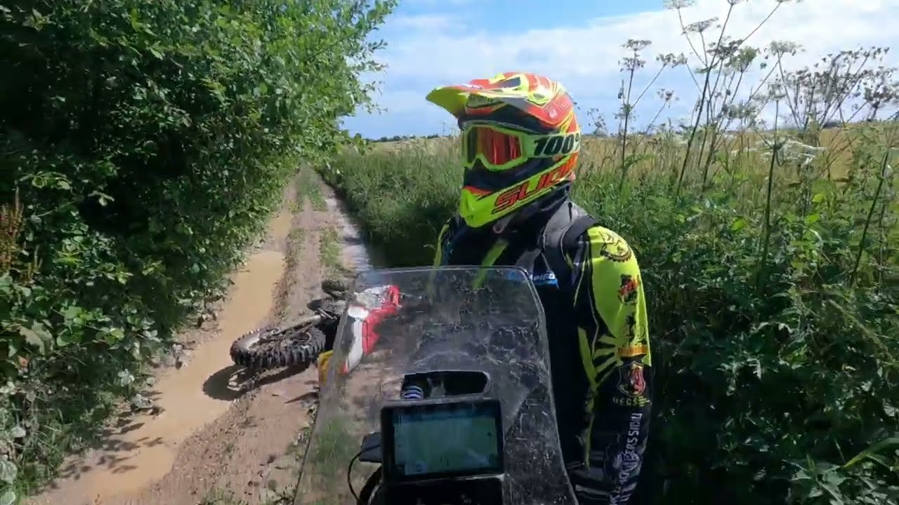 Riding some green lanes compilation - Salisbury Planes.