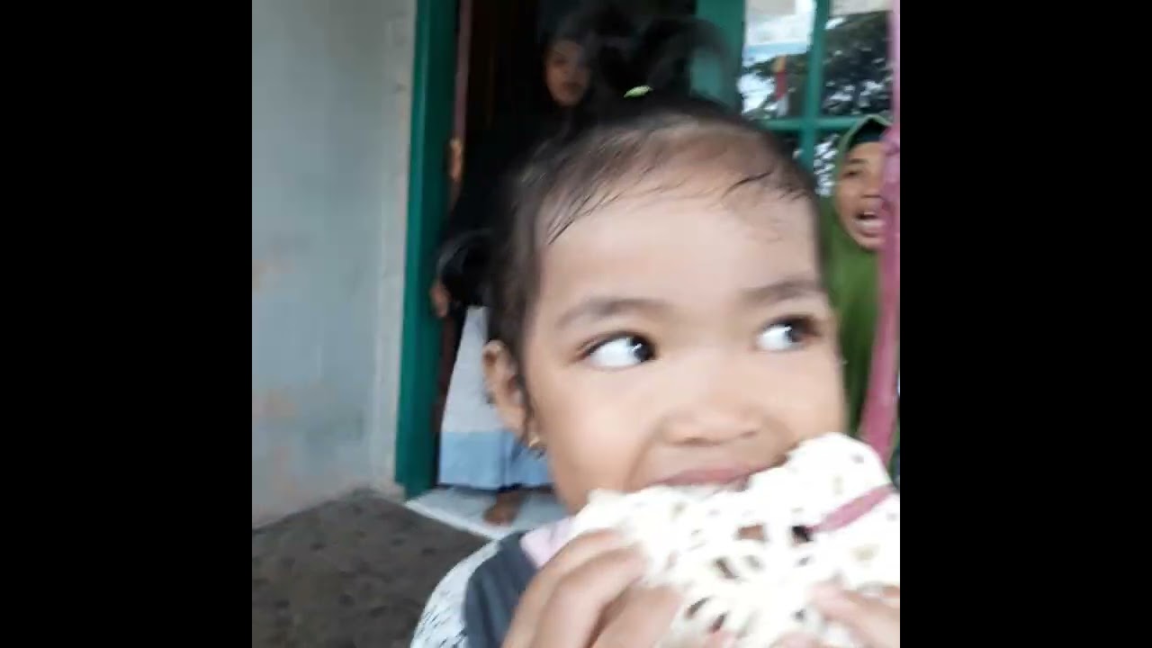 Adek 17 an pertama kali