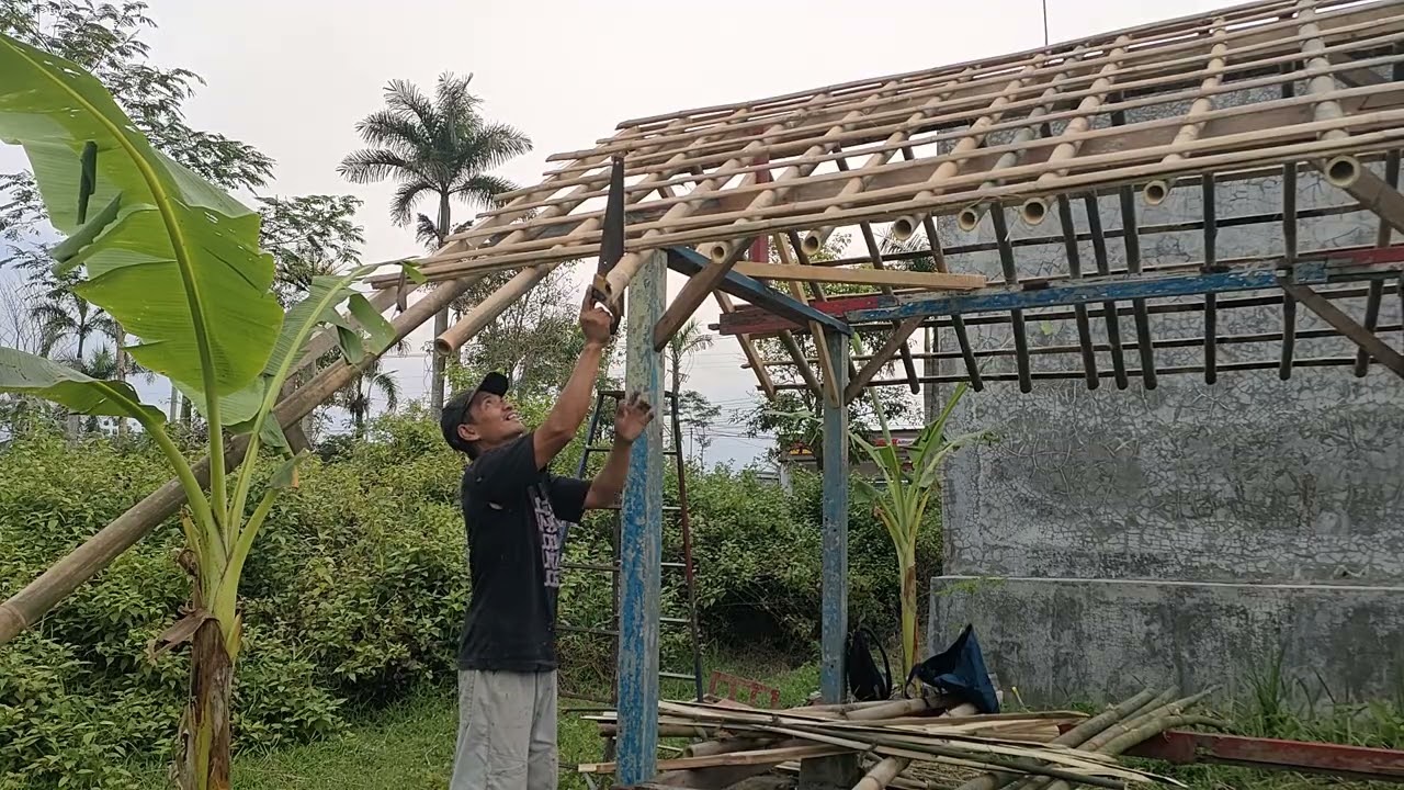 Meratakan usuk bambu | Proses pemotongan usuk