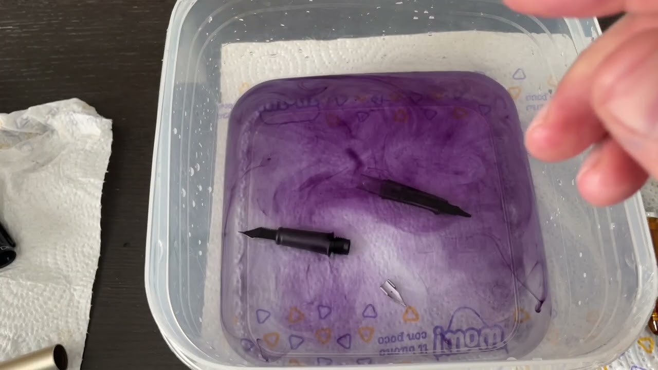 Tutorial Pulizia Stilografiche - caricamento a cartuccia