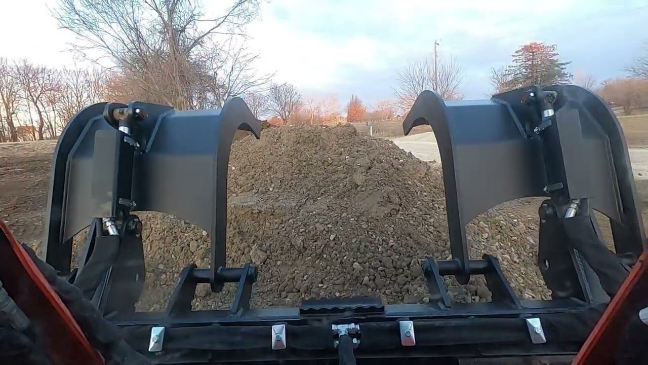 Spreading Gravel With The Grapple Bucket