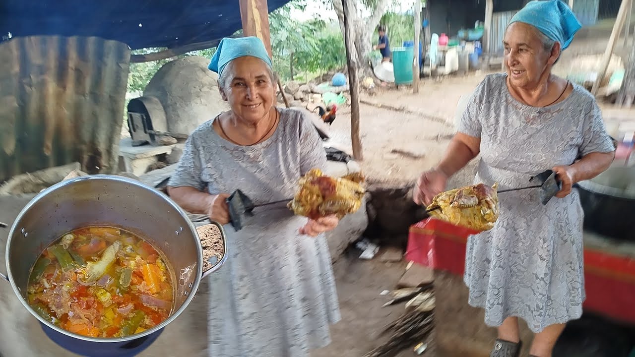 Niña  chenta se hizo un sopon de gallina india de respeto 😋😋
