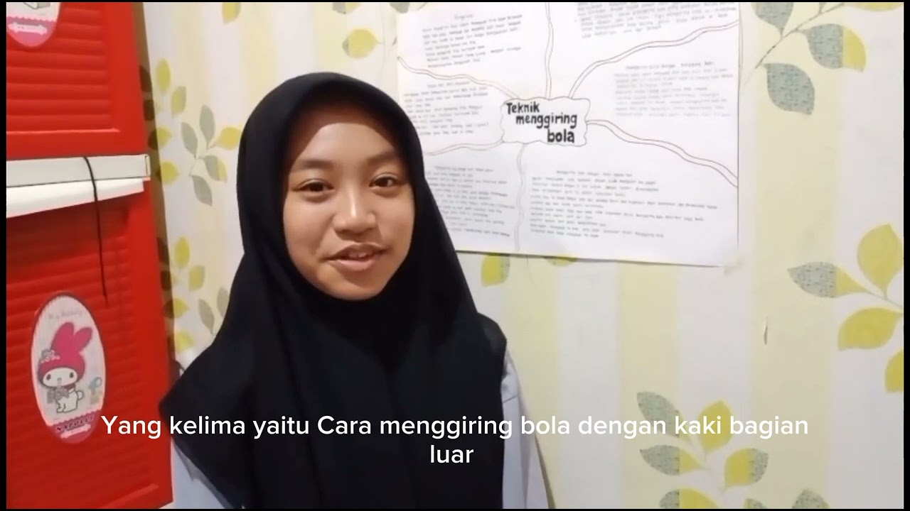 Tugas presentasi tentang Teknik menggiring bola / Qonita Qurrotul 'Ain , Kelas 9A , Nomer Absen 22