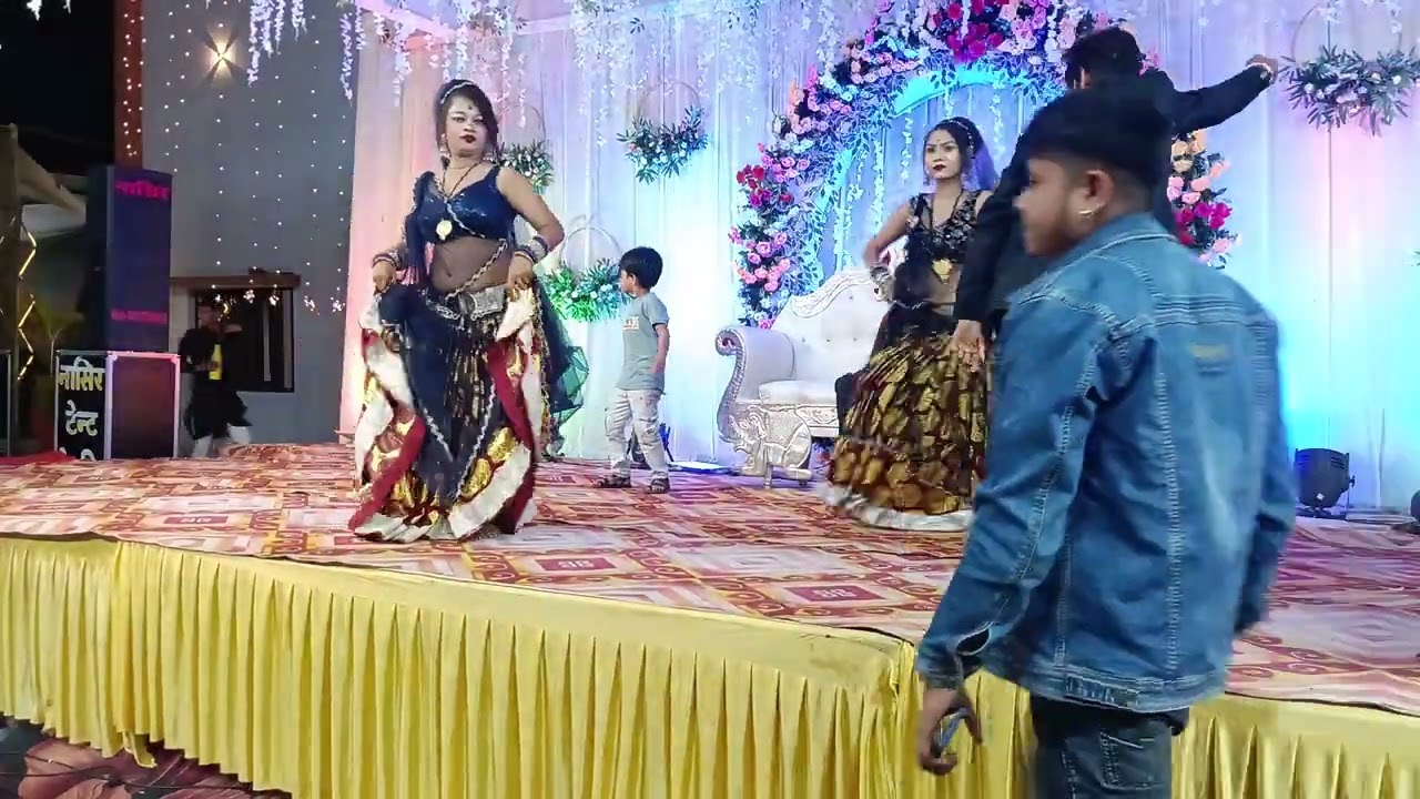 तहलका मचा दिया न्यू मृदंग बाधक ने। देसी राई हेमराज लोधी बुंदेली कलाकार पार्टी में 4 कलाकारों की कला 