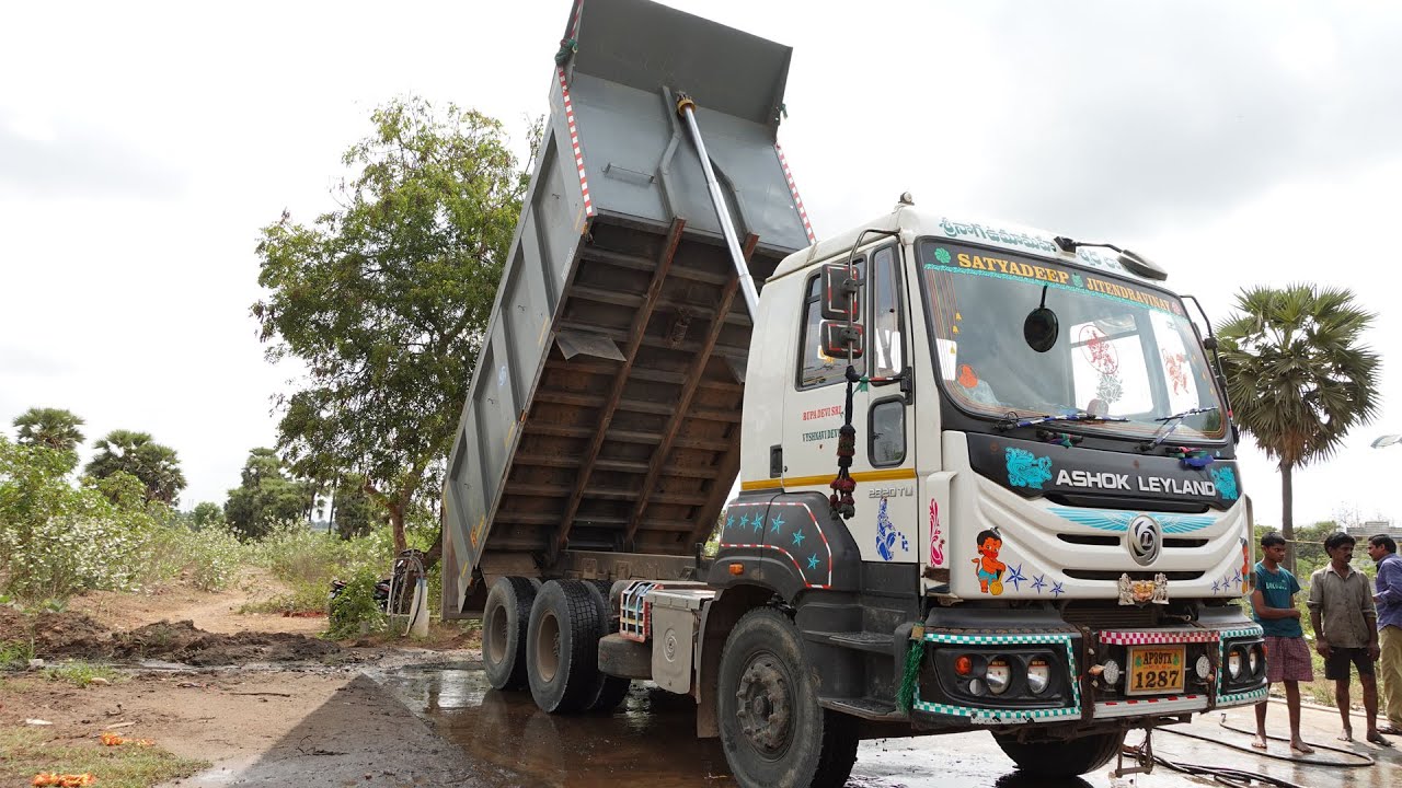 Ashok Leyland Truck How to wash Muddy Excavation Truck? Detailing Deep Clean, Muddy Truck Detail